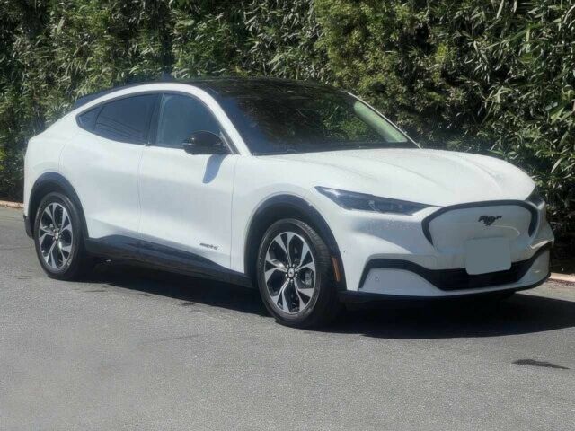 Белый Форд Мустанг, объемом двигателя 0 л и пробегом 18 тыс. км за 15700 $, фото 2 на Automoto.ua