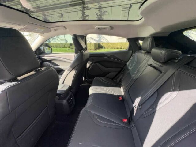 Белый Форд Мустанг, объемом двигателя 0 л и пробегом 14 тыс. км за 17800 $, фото 10 на Automoto.ua