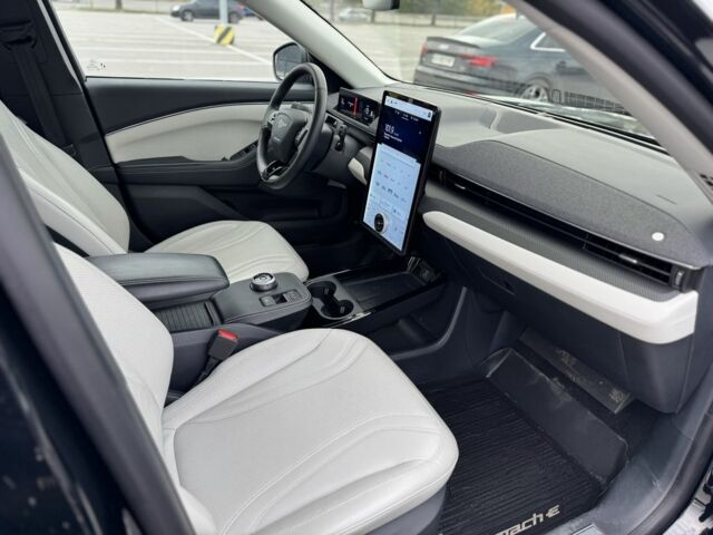 Чорний Форд Мустанг, об'ємом двигуна 0 л та пробігом 47 тис. км за 27700 $, фото 5 на Automoto.ua