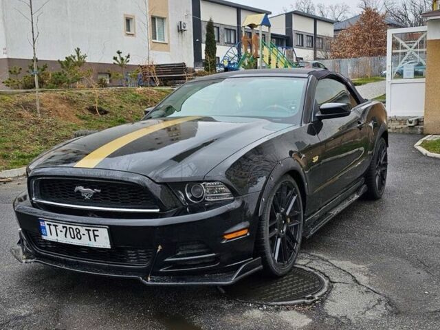 Черный Форд Мустанг, объемом двигателя 3.7 л и пробегом 138 тыс. км за 6500 $, фото 1 на Automoto.ua