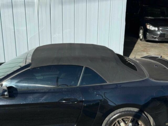 Черный Форд Мустанг, объемом двигателя 2.3 л и пробегом 79 тыс. км за 9000 $, фото 11 на Automoto.ua