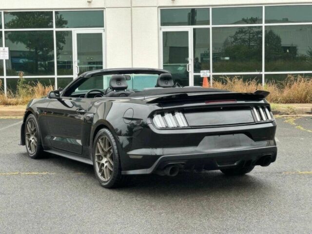 Черный Форд Мустанг, объемом двигателя 2.3 л и пробегом 79 тыс. км за 9000 $, фото 3 на Automoto.ua