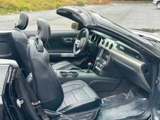 Черный Форд Мустанг, объемом двигателя 2.3 л и пробегом 79 тыс. км за 9000 $, фото 8 на Automoto.ua