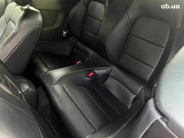 Черный Форд Мустанг, объемом двигателя 2.3 л и пробегом 101 тыс. км за 15990 $, фото 16 на Automoto.ua