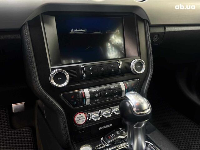 Черный Форд Мустанг, объемом двигателя 2.3 л и пробегом 101 тыс. км за 15990 $, фото 11 на Automoto.ua