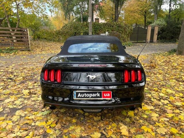 Черный Форд Мустанг, объемом двигателя 2.3 л и пробегом 101 тыс. км за 15990 $, фото 5 на Automoto.ua