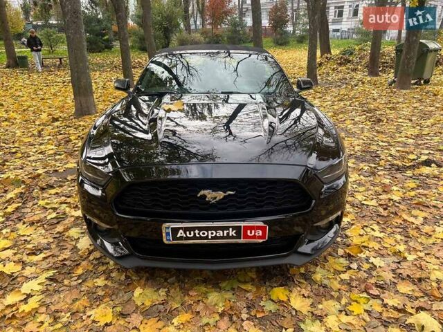 Черный Форд Мустанг, объемом двигателя 2.3 л и пробегом 101 тыс. км за 15990 $, фото 1 на Automoto.ua
