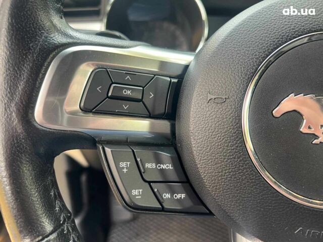 Черный Форд Мустанг, объемом двигателя 2.3 л и пробегом 101 тыс. км за 15990 $, фото 13 на Automoto.ua