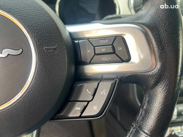 Черный Форд Мустанг, объемом двигателя 2.3 л и пробегом 101 тыс. км за 15990 $, фото 14 на Automoto.ua