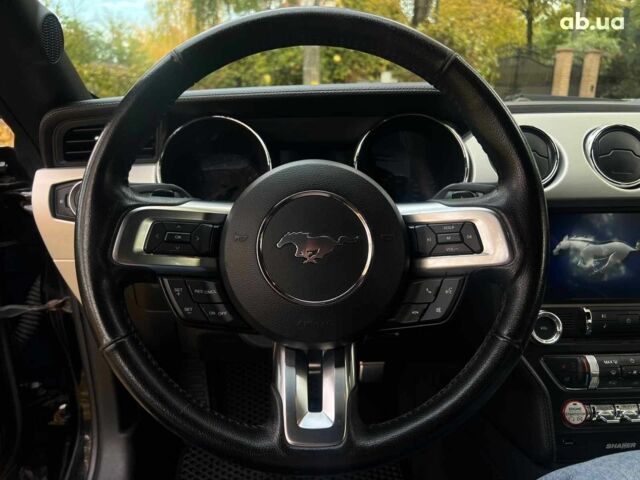 Черный Форд Мустанг, объемом двигателя 2.3 л и пробегом 101 тыс. км за 15990 $, фото 10 на Automoto.ua