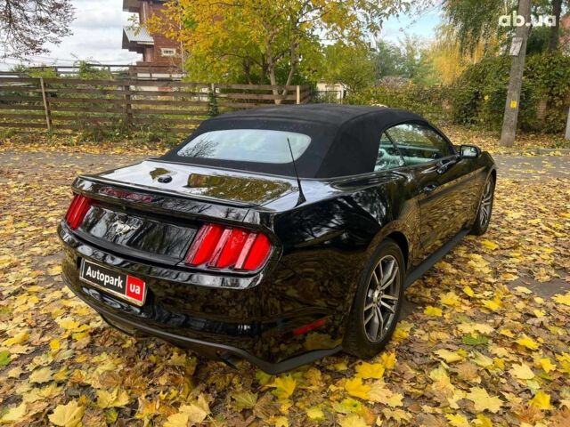 Черный Форд Мустанг, объемом двигателя 2.3 л и пробегом 101 тыс. км за 15990 $, фото 4 на Automoto.ua