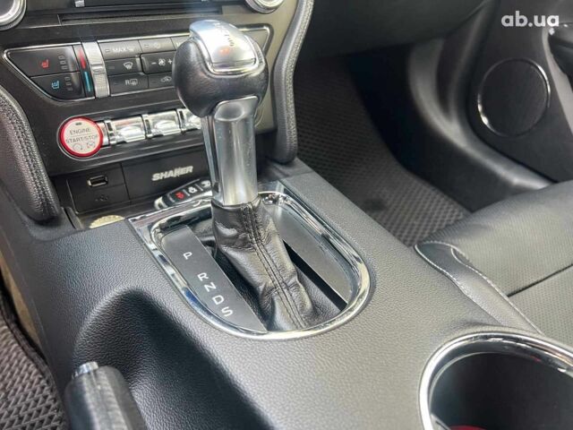 Черный Форд Мустанг, объемом двигателя 2.3 л и пробегом 101 тыс. км за 15990 $, фото 12 на Automoto.ua