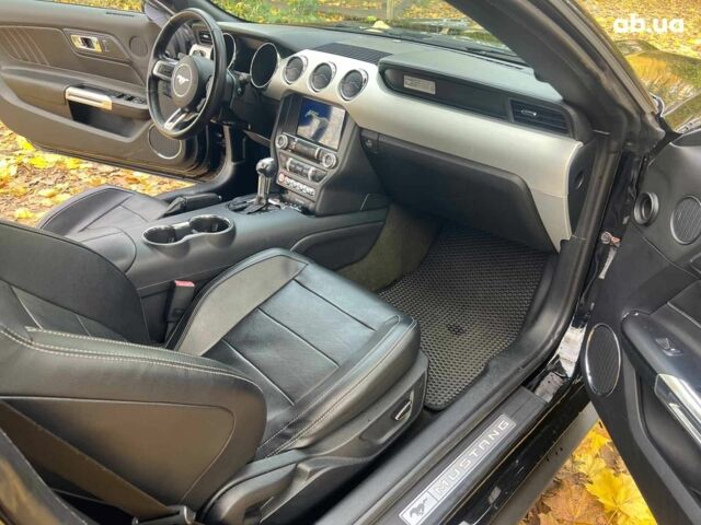 Черный Форд Мустанг, объемом двигателя 2.3 л и пробегом 101 тыс. км за 15990 $, фото 17 на Automoto.ua