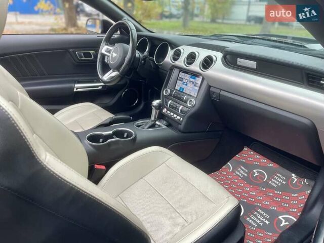 Черный Форд Мустанг, объемом двигателя 2.3 л и пробегом 121 тыс. км за 17500 $, фото 5 на Automoto.ua