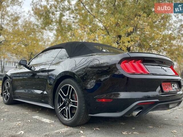 Черный Форд Мустанг, объемом двигателя 2.26 л и пробегом 121 тыс. км за 17999 $, фото 12 на Automoto.ua