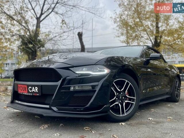 Черный Форд Мустанг, объемом двигателя 2.26 л и пробегом 121 тыс. км за 17999 $, фото 2 на Automoto.ua