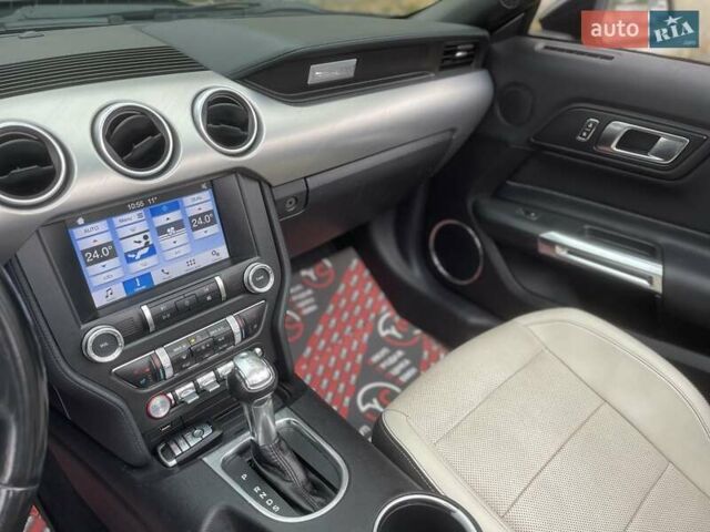 Черный Форд Мустанг, объемом двигателя 2.3 л и пробегом 121 тыс. км за 17500 $, фото 29 на Automoto.ua