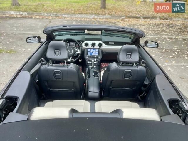 Черный Форд Мустанг, объемом двигателя 2.26 л и пробегом 121 тыс. км за 17999 $, фото 27 на Automoto.ua