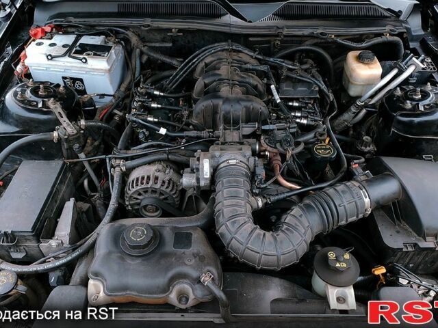 Черный Форд Мустанг, объемом двигателя 4 л и пробегом 169 тыс. км за 14000 $, фото 11 на Automoto.ua