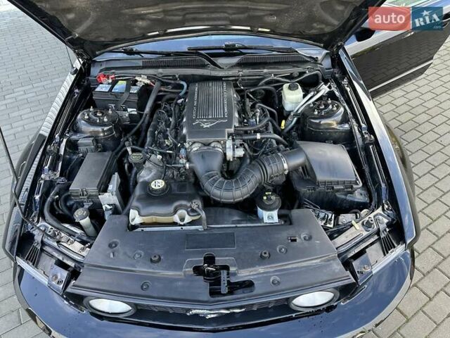 Черный Форд Мустанг, объемом двигателя 4.61 л и пробегом 96 тыс. км за 16000 $, фото 15 на Automoto.ua