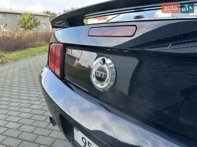 Черный Форд Мустанг, объемом двигателя 4.61 л и пробегом 96 тыс. км за 16000 $, фото 5 на Automoto.ua