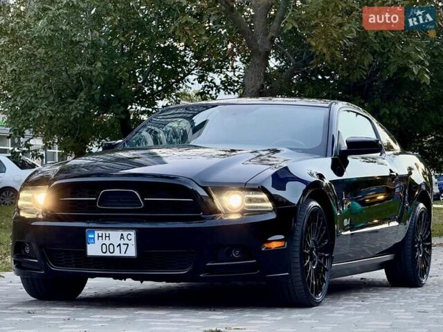 Чорний Форд Мустанг, об'ємом двигуна 3.7 л та пробігом 237 тис. км за 11999 $, фото 4 на Automoto.ua