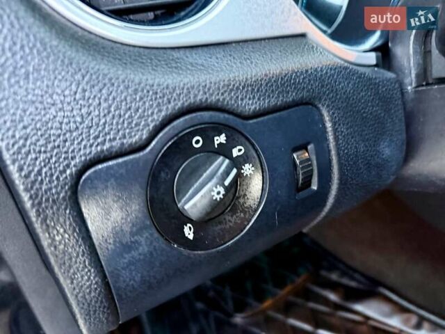 Чорний Форд Мустанг, об'ємом двигуна 3.7 л та пробігом 237 тис. км за 11999 $, фото 40 на Automoto.ua