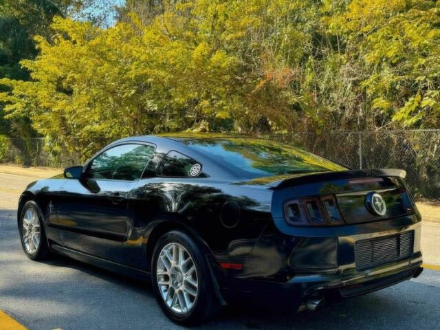 Черный Форд Мустанг, объемом двигателя 3.7 л и пробегом 87 тыс. км за 6300 $, фото 4 на Automoto.ua