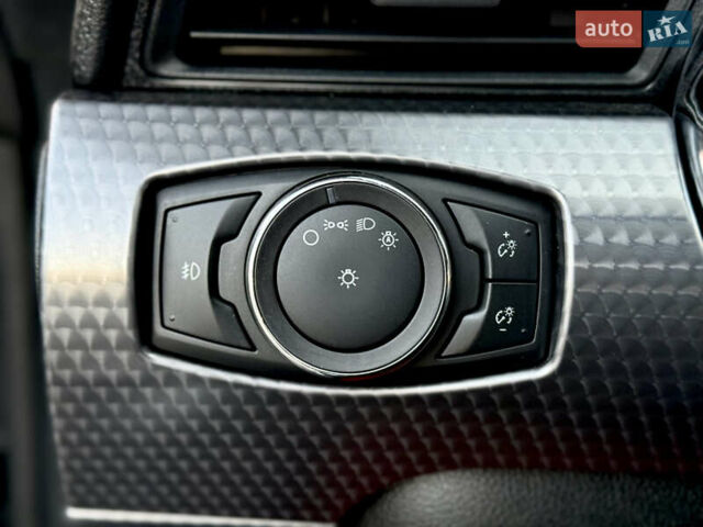 Черный Форд Мустанг, объемом двигателя 2.26 л и пробегом 198 тыс. км за 14300 $, фото 28 на Automoto.ua