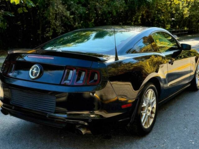 Черный Форд Мустанг, объемом двигателя 3.7 л и пробегом 87 тыс. км за 6300 $, фото 6 на Automoto.ua