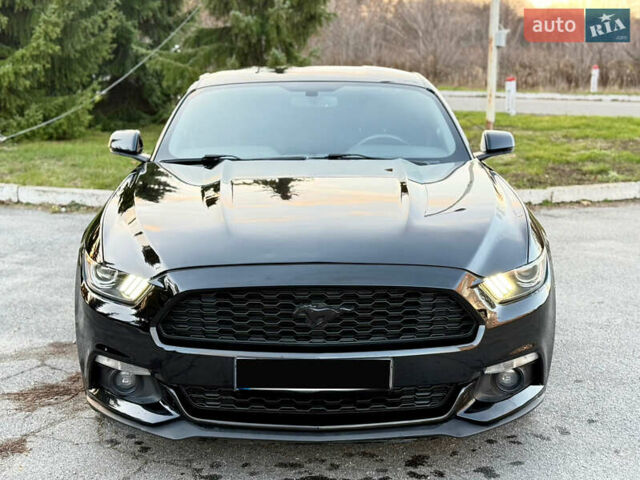 Черный Форд Мустанг, объемом двигателя 2.26 л и пробегом 198 тыс. км за 14300 $, фото 7 на Automoto.ua