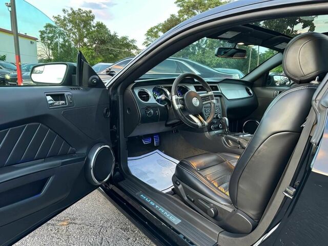 Форд Мустанг 2014 в Житомире на Automoto.ua Черный Форд Мустанг, объемом двигателя 5 л и пробегом 84 тыс. км за 7100 $, фото 8 на Automoto.ua