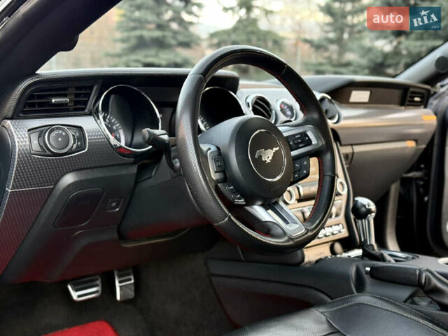 Черный Форд Мустанг, объемом двигателя 2.26 л и пробегом 198 тыс. км за 14300 $, фото 12 на Automoto.ua