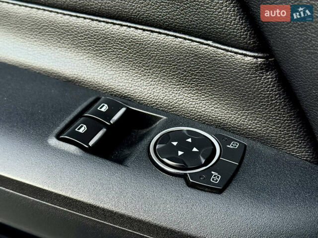 Черный Форд Мустанг, объемом двигателя 2.26 л и пробегом 198 тыс. км за 14300 $, фото 19 на Automoto.ua