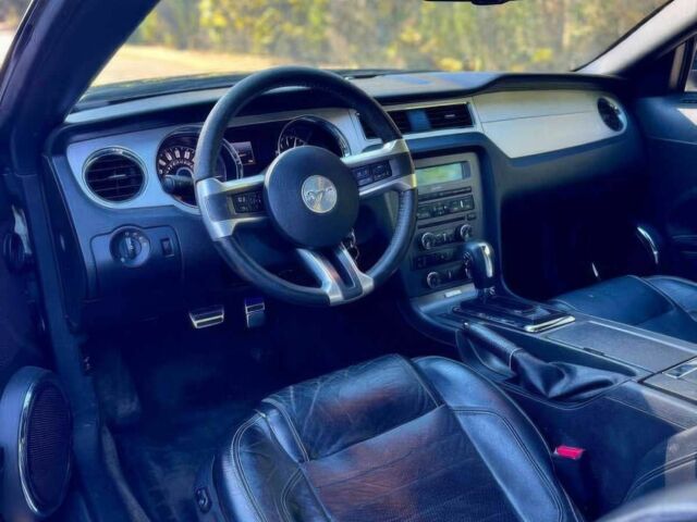 Черный Форд Мустанг, объемом двигателя 3.7 л и пробегом 87 тыс. км за 6300 $, фото 11 на Automoto.ua