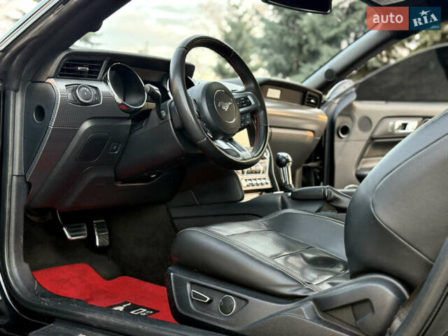 Черный Форд Мустанг, объемом двигателя 2.26 л и пробегом 198 тыс. км за 14300 $, фото 11 на Automoto.ua