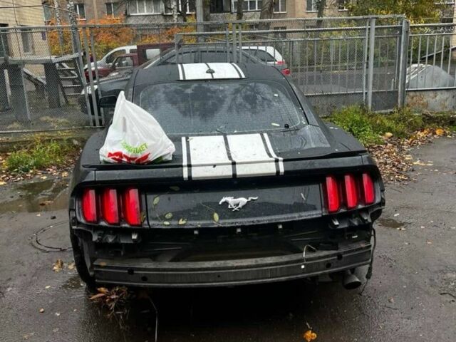 Черный Форд Мустанг, объемом двигателя 2.3 л и пробегом 150 тыс. км за 7499 $, фото 7 на Automoto.ua