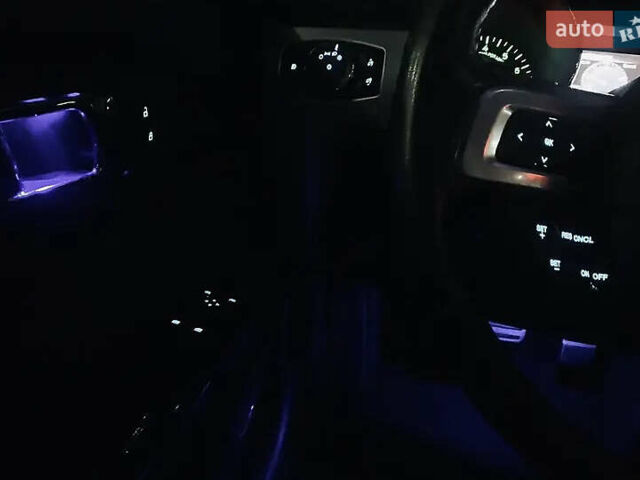 Черный Форд Мустанг, объемом двигателя 2.26 л и пробегом 180 тыс. км за 12000 $, фото 37 на Automoto.ua