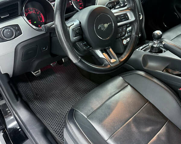 Черный Форд Мустанг, объемом двигателя 2.26 л и пробегом 80 тыс. км за 15000 $, фото 12 на Automoto.ua