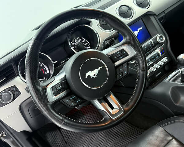 Черный Форд Мустанг, объемом двигателя 2.26 л и пробегом 80 тыс. км за 15000 $, фото 15 на Automoto.ua