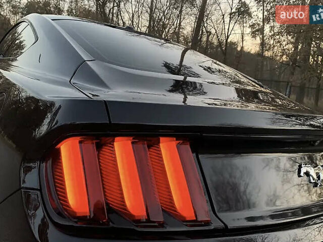 Черный Форд Мустанг, объемом двигателя 2.26 л и пробегом 180 тыс. км за 12000 $, фото 16 на Automoto.ua