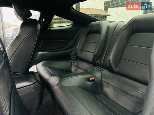 Черный Форд Мустанг, объемом двигателя 2.26 л и пробегом 131 тыс. км за 15300 $, фото 15 на Automoto.ua