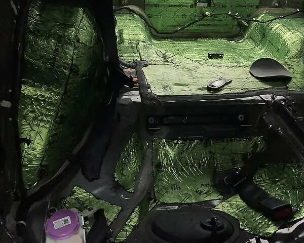 Черный Форд Мустанг, объемом двигателя 2.26 л и пробегом 180 тыс. км за 12000 $, фото 49 на Automoto.ua