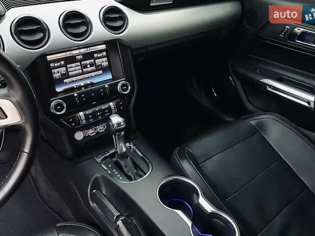 Черный Форд Мустанг, объемом двигателя 2.26 л и пробегом 180 тыс. км за 12000 $, фото 28 на Automoto.ua