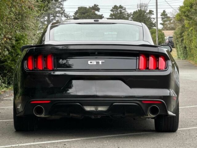 Черный Форд Мустанг, объемом двигателя 5 л и пробегом 70 тыс. км за 8500 $, фото 2 на Automoto.ua