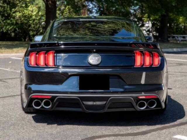 Чорний Форд Мустанг, об'ємом двигуна 5 л та пробігом 121 тис. км за 4500 $, фото 5 на Automoto.ua