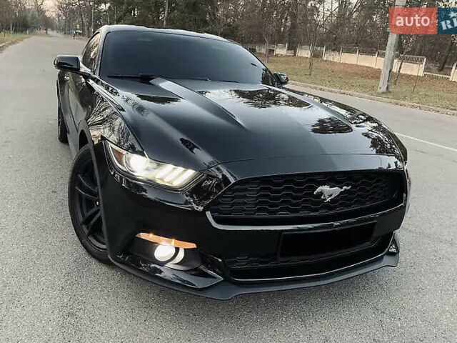 Черный Форд Мустанг, объемом двигателя 2.26 л и пробегом 180 тыс. км за 12000 $, фото 2 на Automoto.ua