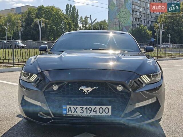 Черный Форд Мустанг, объемом двигателя 2.26 л и пробегом 115 тыс. км за 14499 $, фото 4 на Automoto.ua
