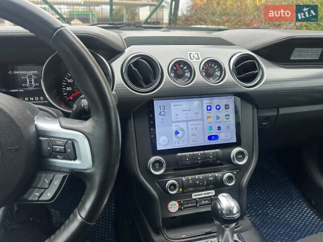 Черный Форд Мустанг, объемом двигателя 2.3 л и пробегом 140 тыс. км за 11777 $, фото 21 на Automoto.ua