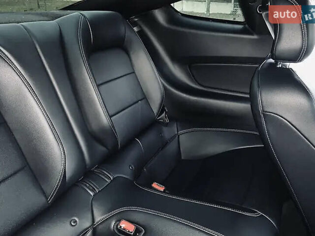 Черный Форд Мустанг, объемом двигателя 2.26 л и пробегом 180 тыс. км за 12000 $, фото 33 на Automoto.ua